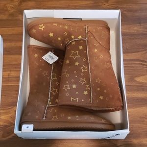 Girls boots size 4